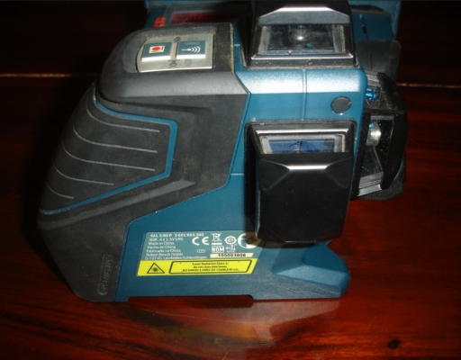 ขายเลเซอร์กำหนดแนวเส้น BOSCH รุ่น GLL 3-80 P + เครื่อง LR2