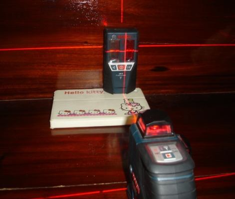 ขายเลเซอร์กำหนดแนวเส้น BOSCH รุ่น GLL 3-80 P + เครื่อง LR2