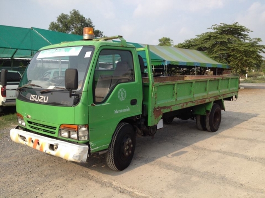 อีซูซุ NPR 66