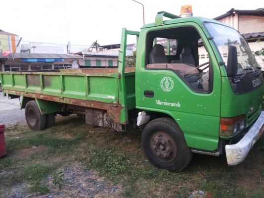 อีซูซุ NPR 66