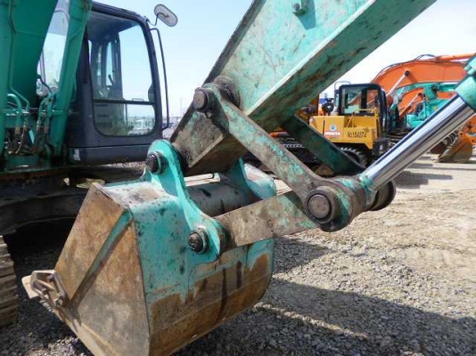 รถขุด KOBELCO SK200-8  S/N YN11-48620  7136HR  2007Y รถนอกนำเข้าจากญี่ปุ่น สนใจสั่งได้ครับ