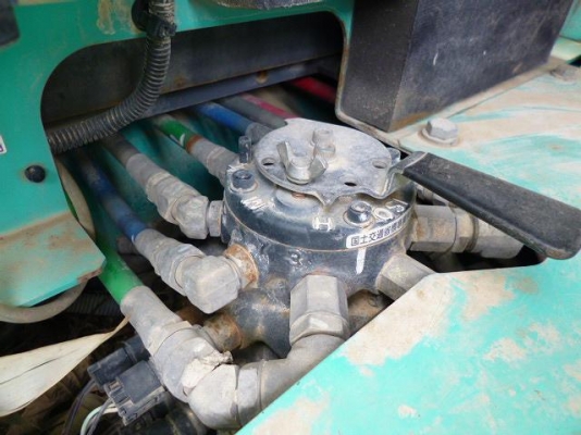 Kobelco SK200-8-YN11-48620-YR2007 ใบแทร็ค 700 มม สวยและขายถูกครับ