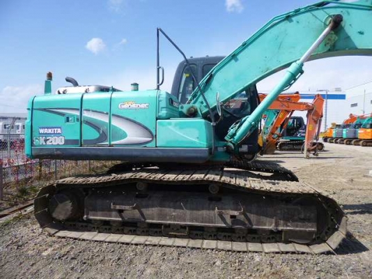 Kobelco SK200-8-YN11-48620-YR2007 ใบแทร็ค 700 มม สวยและขายถูกครับ