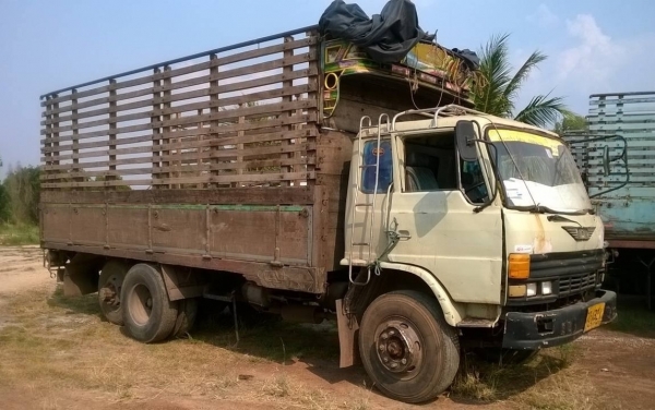 ขายรถล่อง 10 ล้อ เพลาเดียว KT925 วางหัว F18 เครื่อง EH700 168 แรงม้า คัสซีสวยตลอดเส้น พวงมาลัยพาวเวอร์ ทะเบียนพร้อมโอนครับ