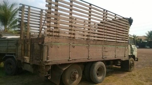 ขายรถล่อง 10 ล้อ เพลาเดียว KT925 วางหัว F18 เครื่อง EH700 168 แรงม้า คัสซีสวยตลอดเส้น พวงมาลัยพาวเวอร์ ทะเบียนพร้อมโอนครับ