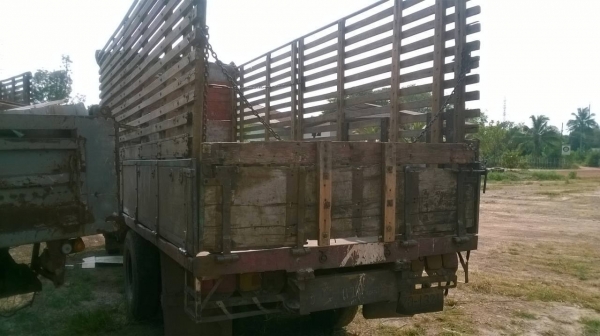 ขายรถล่อง 10 ล้อ เพลาเดียว KT925 วางหัว F18 เครื่อง EH700 168 แรงม้า คัสซีสวยตลอดเส้น พวงมาลัยพาวเวอร์ ทะเบียนพร้อมโอนครับ