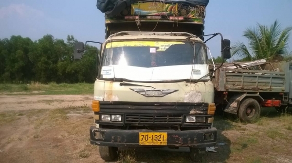 ขายรถล่อง 10 ล้อ เพลาเดียว KT925 วางหัว F18 เครื่อง EH700 168 แรงม้า คัสซีสวยตลอดเส้น พวงมาลัยพาวเวอร์ ทะเบียนพร้อมโอนครับ