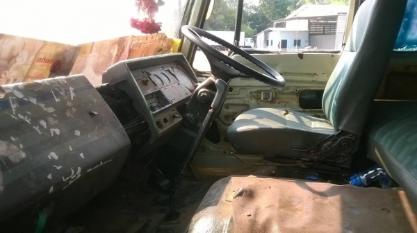 ขายรถล่อง 10 ล้อ เพลาเดียว KT925 วางหัว F18 เครื่อง EH700 168 แรงม้า คัสซีสวยตลอดเส้น พวงมาลัยพาวเวอร์ ทะเบียนพร้อมโอนครับ