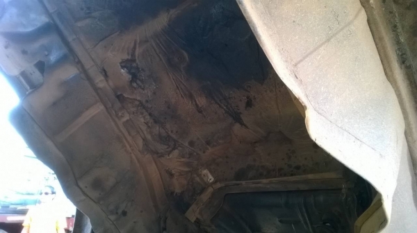 ขายรถล่อง 10 ล้อ เพลาเดียว KT925 วางหัว F18 เครื่อง EH700 168 แรงม้า คัสซีสวยตลอดเส้น พวงมาลัยพาวเวอร์ ทะเบียนพร้อมโอนครับ