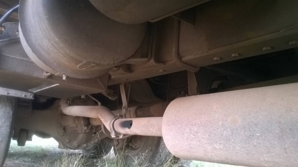 ขายรถล่อง 10 ล้อ เพลาเดียว KT925 วางหัว F18 เครื่อง EH700 168 แรงม้า คัสซีสวยตลอดเส้น พวงมาลัยพาวเวอร์ ทะเบียนพร้อมโอนครับ