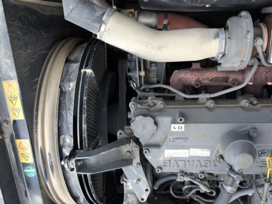 Sumitomo SH200-5 ปี 2010 อยากขายตัดในราคาถูกมาก รบกวนโทรสอบถามนะครับ