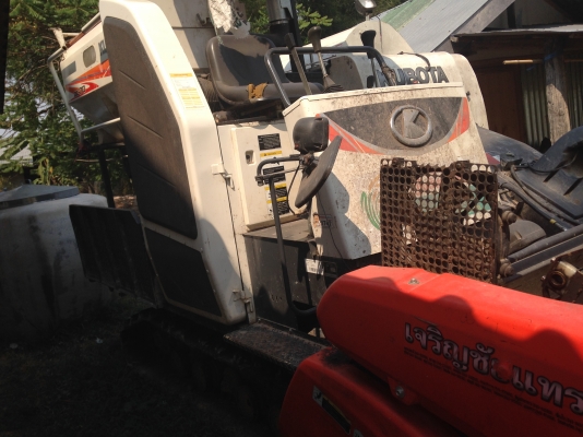 รถเกี่ยวข้าว  DC 70 ปี 55