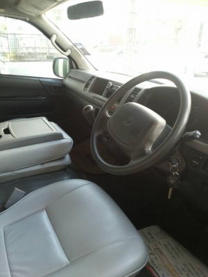 Toyota commuter 2.5 D4D 2010 เจ๋ง 0837855268