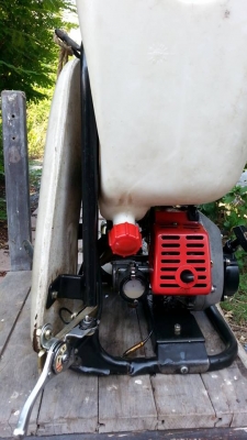 เครื่องพ่นยาสะพายบ่า MITSUBISHI T130 เครื่องพ่นยาสะพายบ่า MITSUBISHI T130