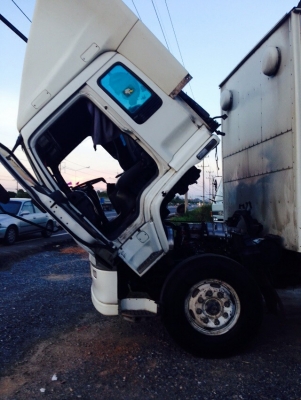 ขายด่วน!! รถตู้บรรทุก 6 ล้อ เปิดตู้ได้รอบด้าน