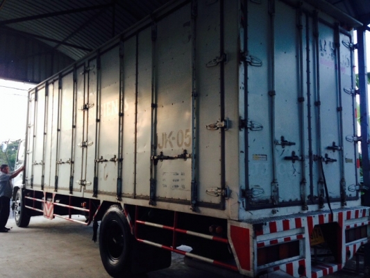 ขายด่วน!! รถตู้บรรทุก 6 ล้อ เปิดตู้ได้รอบด้าน