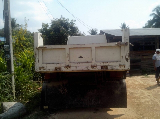 HINO หกล้อดั้มสวยๆครับ HINO หกล้อดั้มสวยๆครับ