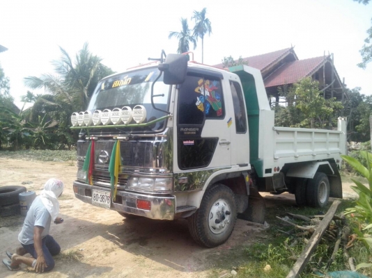 HINO หกล้อดั้มสวยๆครับ