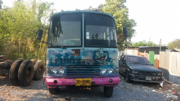 ขายรถบัส6ล้อมิตซู เครื่องอีซูซุ6สูบ 6BB1 145แรง เครื่องดีเซล แชสซีพอใช้ได้ ขับได้ปรกติ มีเล่มทะเบียนแต่ไม่มีชุดโอน ขาย 92000 บาท