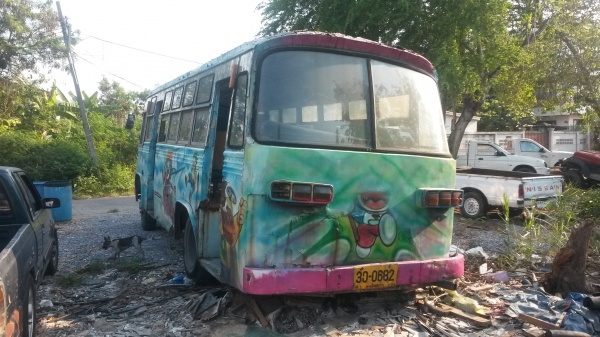 ขายรถบัส6ล้อมิตซู เครื่องอีซูซุ6สูบ 6BB1 145แรง เครื่องดีเซล แชสซีพอใช้ได้ ขับได้ปรกติ มีเล่มทะเบียนแต่ไม่มีชุดโอน ขาย 92000 บาท