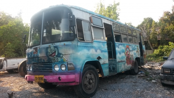 ขายรถบัส6ล้อมิตซู เครื่องอีซูซุ6สูบ 6BB1 145แรง เครื่องดีเซล แชสซีพอใช้ได้ ขับได้ปรกติ มีเล่มทะเบียนแต่ไม่มีชุดโอน ขาย 92000 บาท