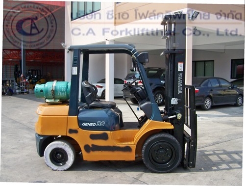 ขายรถ โฟล์คลิฟท์ TOYOTA รุ่น 7-FG30