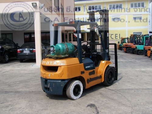 ขายรถ โฟล์คลิฟท์ TOYOTA รุ่น 7-FG30