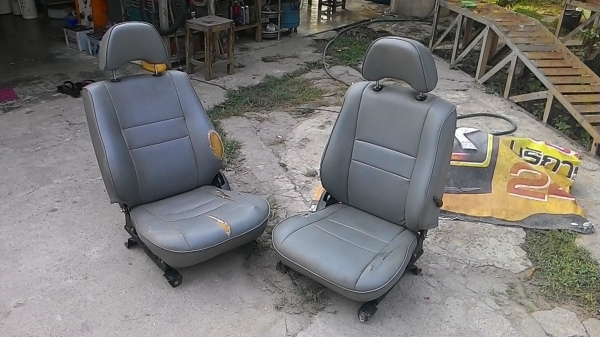 ขายเบาะ โตโยต้า ไมล์ตี๋เอ็กซ์. เบาะมีขาดราคาถูกๆ (ขายแล้วนะครับ 7 เมย. 58)