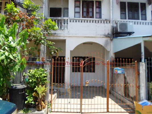 ม.สินธานี 2ทาวน์เฮ้าส์ 2 ชั้น ซ.รามอินทรา 119 ใกล้4แยกมีนบุรี