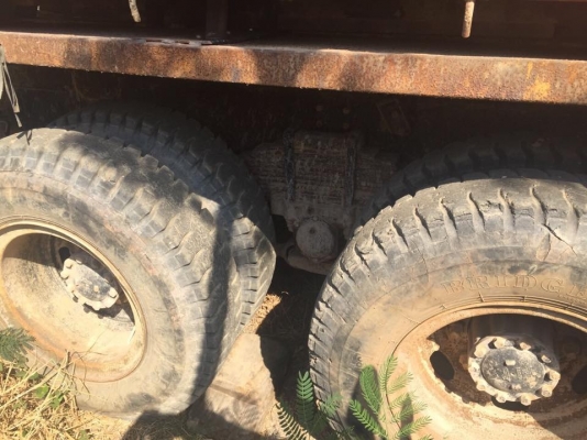 10 ล้อ 2 เพลา 260 แรง ปี 2548 มีระบบลาก เดิมๆบาง ฝาข้างดั้มไม่ค่อยสวย ยางดี เล่มพร้อมโอน