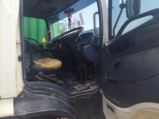 10 ล้อ 2 เพลา 260 แรง ปี 2548 มีระบบลาก เดิมๆบาง ฝาข้างดั้มไม่ค่อยสวย ยางดี เล่มพร้อมโอน