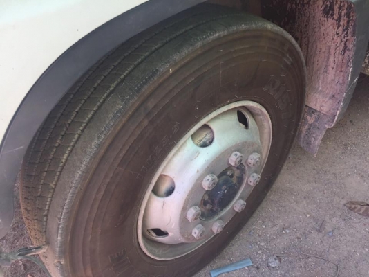 10 ล้อ 2 เพลา 260 แรง ปี 2548 มีระบบลาก เดิมๆบาง ฝาข้างดั้มไม่ค่อยสวย ยางดี เล่มพร้อมโอน