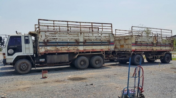 ขายรถพ่วง 18 ล้อ 2 เพลา แม่.ลูก กระบะเหล็กดั้ม ISUZU 240 รถพร้อมใช้ ราคาย้อมๆแค่.1250000 ต่อรอง สนใจโทรจองด่วน