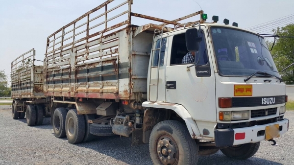 ขายรถพ่วง 18 ล้อ 2 เพลา แม่.ลูก กระบะเหล็กดั้ม ISUZU 240 รถพร้อมใช้ ราคาย้อมๆแค่.1250000 ต่อรอง สนใจโทรจองด่วน