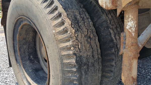 ขายรถพ่วง 18 ล้อ 2 เพลา แม่.ลูก กระบะเหล็กดั้ม ISUZU 240 รถพร้อมใช้ ราคาย้อมๆแค่.1250000 ต่อรอง สนใจโทรจองด่วน