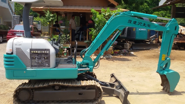ขายรถขุด SUMITOMO SH-28 J เป็นคอลโทนสั้น ปั้มน้ำมัน เครื่องดีปั้มดี สภาพพร้อมใช้งานเป็นรถเก่านอกนำเข้าจากญี่ปุ่น มีใบอินวอยพร้อมจดทะเบียน ราคา 290,000 สนใจติดต่อ 083-3436937 LINE:mjkodream ขายรถขุด SUMITOMO SH-28 J เป็นคอลโทนสั้น ปั้มน้ำมัน เครื่องดีปั้มดี สภาพพร้อมใช้งานเป็นรถเก่านอกนำเข้าจากญี่ปุ่น มีใบอินวอยพร้อมจดทะเบียน ราคา 290,000 สนใจติดต่อ 083-3436937 LINE:mjkodream