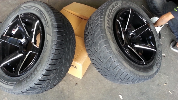 แม็กใหม่ขอบ18หน้า9.5 หลัง10.5  พร้อมยาง265/60/18;ปี11 ดอกเต็มๆ