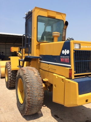 ขายรถตัก WA 180-1 สภาพสวยๆคับ พร้อมใช้งาน ขายรถตัก WA 180-1 สภาพสวยๆคับ พร้อมใช้งาน