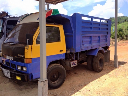 ขายครับ ดั้มกระป๋อง ดั้ม3คิว  ประกอบ100แรง  รถห้างแท้  เกียร์สั้น  รถสวยพร้อมใช้งาน  เอกสารพร้อมโอน  ราคา255000  สนใจด่วนนะครับ