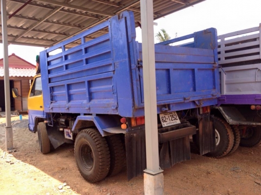 ขายครับ ดั้มกระป๋อง ดั้ม3คิว  ประกอบ100แรง  รถห้างแท้  เกียร์สั้น  รถสวยพร้อมใช้งาน  เอกสารพร้อมโอน  ราคา255000  สนใจด่วนนะครับ