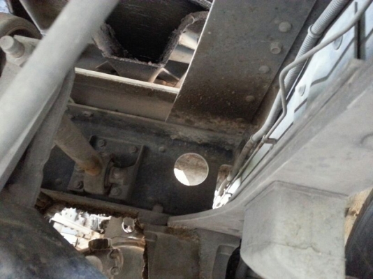 รถอีซูซุ 10 ล้อ หัวลาก GXZ  320 แรงม้า. ปี 48  ( รถวิ่ง 3xx,xxx กว่า กม. )  ( * ขายเฉพาะแม่. )     สนใจติดต่อ  081 - 6079515