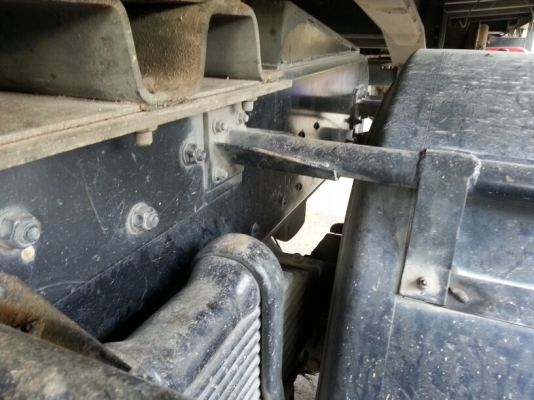 รถอีซูซุ 10 ล้อ หัวลาก GXZ  320 แรงม้า. ปี 48  ( รถวิ่ง 3xx,xxx กว่า กม. )  ( * ขายเฉพาะแม่. )     สนใจติดต่อ  081 - 6079515