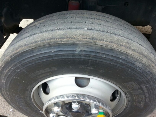 รถอีซูซุ 10 ล้อ หัวลาก GXZ  320 แรงม้า. ปี 48  ( รถวิ่ง 3xx,xxx กว่า กม. )  ( * ขายเฉพาะแม่. )     สนใจติดต่อ  081 - 6079515