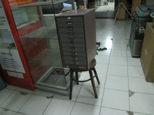 ตู้ล็อกเกอร์  มีหลายชั้น   ขายถูก  แข็งแรง  ขาย1200บาท