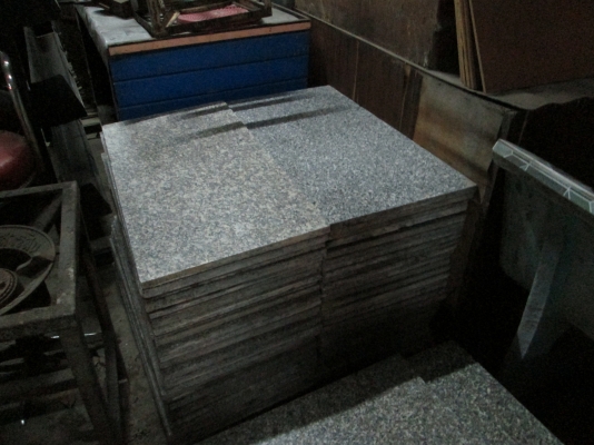 หินอ่อน   สภาพสวยงามมาก   ขายถูกๆครับ  มีประมาณ80แผ่น