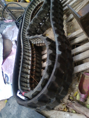 ขายแทร็คยาง pc 30 ราคา  28000 บาท