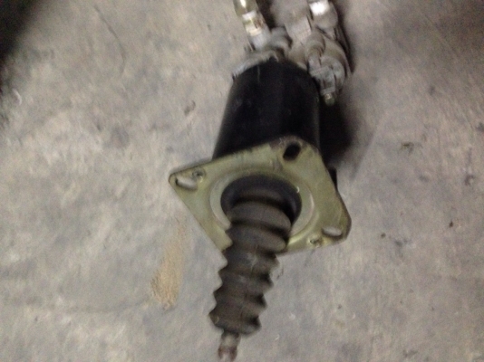 ปั๊มครัชล่างเกียร์ ZF16