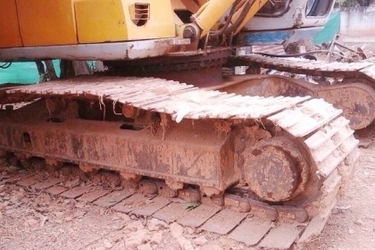 SUMITOMO SH200 เครื่องเดิมปั๊มเดิมๆแห้งดีแรงดีพร้อมทำงานได้เลยครับ รถบอดี้สวย ภายในเก๋งอุปกรณ์อยู่ครบ คอนโทรลง่ายทำงานได้เร็วดี ภายนอกบูมอาร์มมีปะบ้างนิดหน่อยครับพร้อมใช้งานได้เลยไม่มีปัญหาครับ ช่วงล่างเอวแน่น เฟลมสวยไม่มีผุ โรลเลอร์โซ่บูทใบแทรกสภาพด