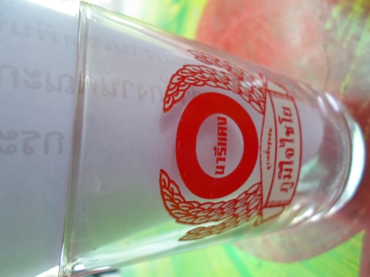 แก้วน้ำสุราเก่า สภาพสวย ๆ เหมาะสะสม ตามรูป ใบละ 40