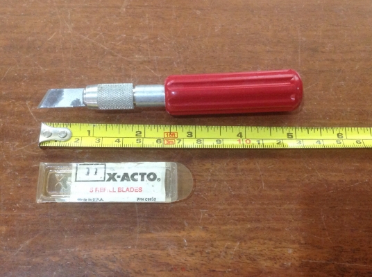 ขายไขควงคัตเตอร์ X-Acto มาพร้อมใบมีด 1 ชุด ขายไขควงคัตเตอร์ X-Acto มาพร้อมใบมีด 1 ชุด